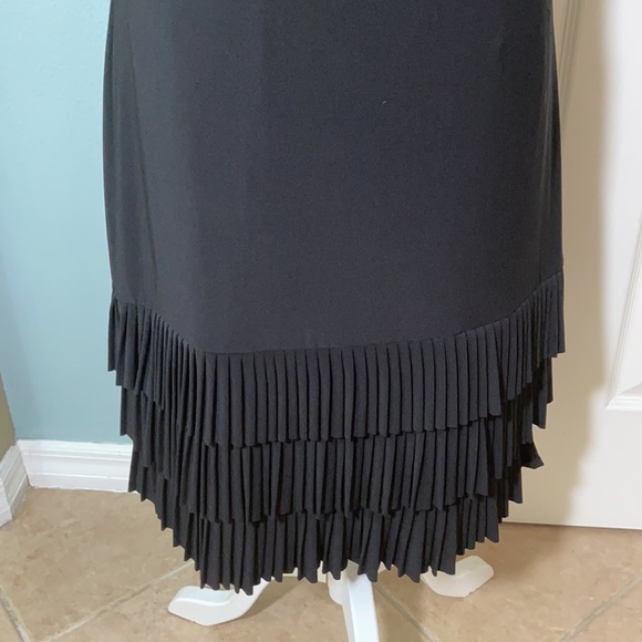 Like new gorgeous Frank Lyman mesh and pleated hem LBD dress - Picture 3 of 8